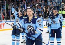 6 января 2026 года «Сибирь» победила «Адмирал» со счётом 5:2 в матче регулярного чемпионата КХЛ. Сергей Широков забросил две шайбы, достигнув отметки в 250 шайб в лиге. Несмотря на сложное начало из-за усталости после предыдущей игры, команда усилила активность во втором периоде и уверенно завершила встречу. Отмечены первые голы в сезоне у Валентина Пьянова и Фёдора Гордеева, что стало важным психологическим прорывом. Тренерский штаб продолжает эксперименты с составом и тактикой.