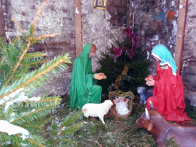 Калужане празднуют важнейший православный и государственный праздник