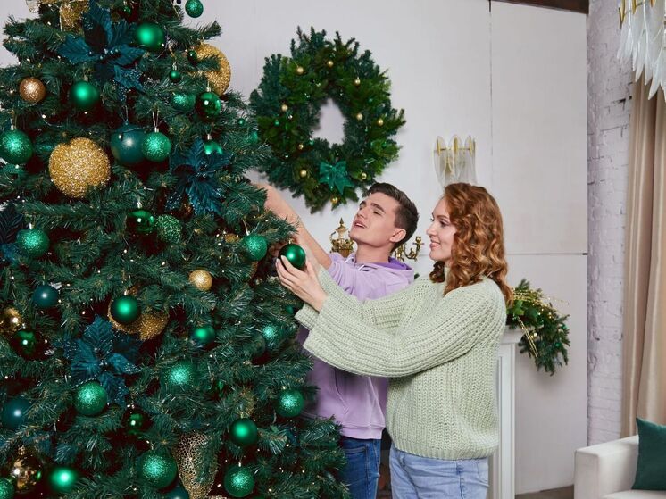 Эксперт рассказал, как правильно чистить смартфон после праздничного застолья