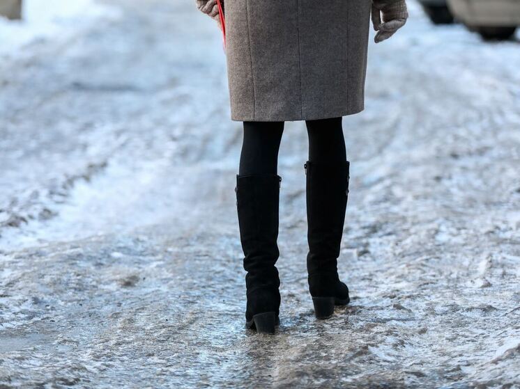 В Волгоградской области ввели желтый уровень опасности из-за гололеда