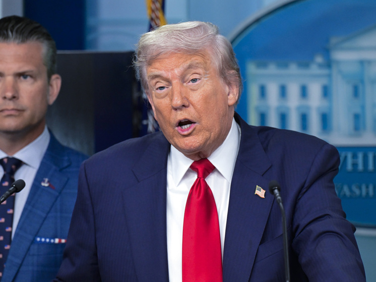 Трамп рассказал, что за звонок Зеленскому в 2019 году ему хотели объявить импичмент