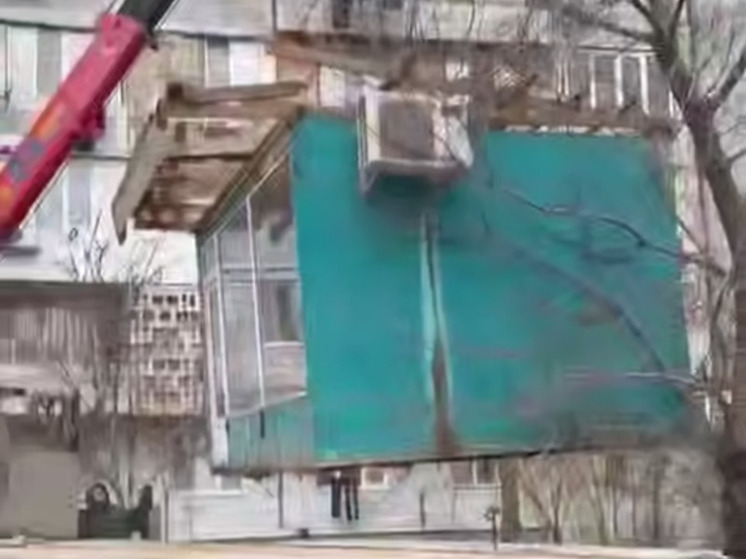 В Махачкале продолжают освобождать улицы от незаконных торговых объектов