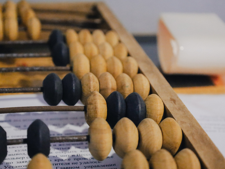 Число регионов со средней зарплатой свыше 100 тысяч рублей выросло до 14