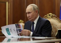 Российские военнослужащие выполняют святую миссию по защите Отечества и спасению Родины. Об этом заявил президент России Владимир Путин после участия в рождественском богослужении в храме великомученика Георгия Победоносца в Московской области.