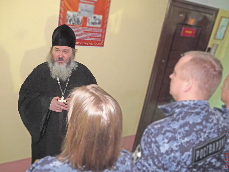 Росгвардейцев НАО под Рождество благословил отец Анатолий