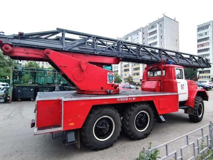 5 человек спасли из пожаров за сутки в Свердловской области