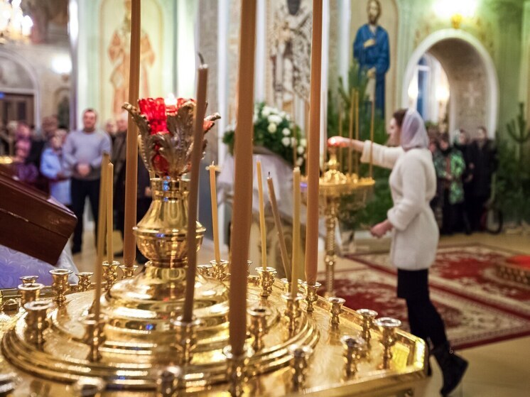 Южноуральцев поздравили с Рождеством Христовым