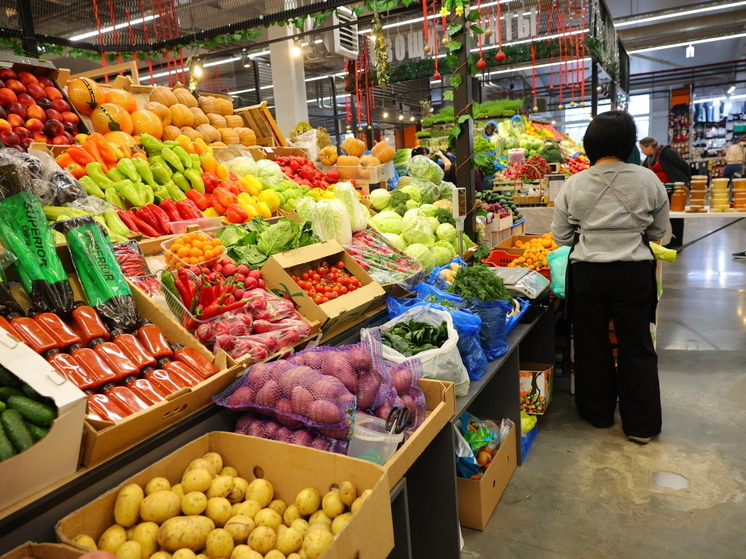 Волгоградцев предостерегли от срезания плесени с овощей и фруктов