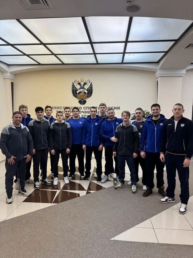 13 астраханских ватерполистов вызваны в сборные России