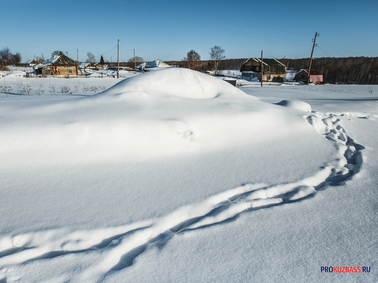 За сугробы на дачах жителям Кузбасса грозят серьёзные штрафы