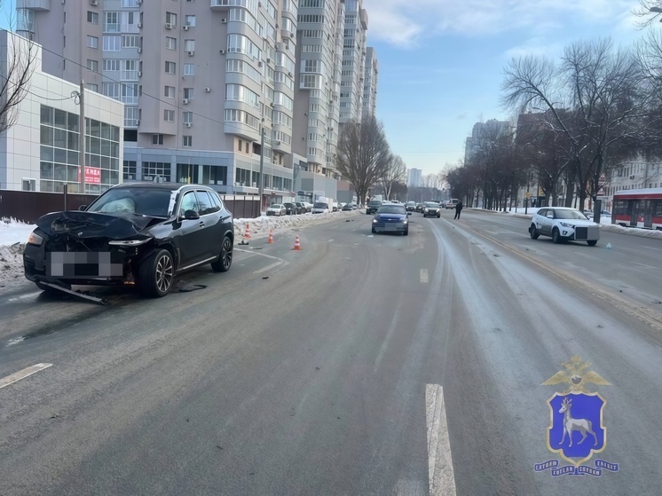 В Самаре в массовом ДТП на Ново-Садовой пострадали женщина и ребенок