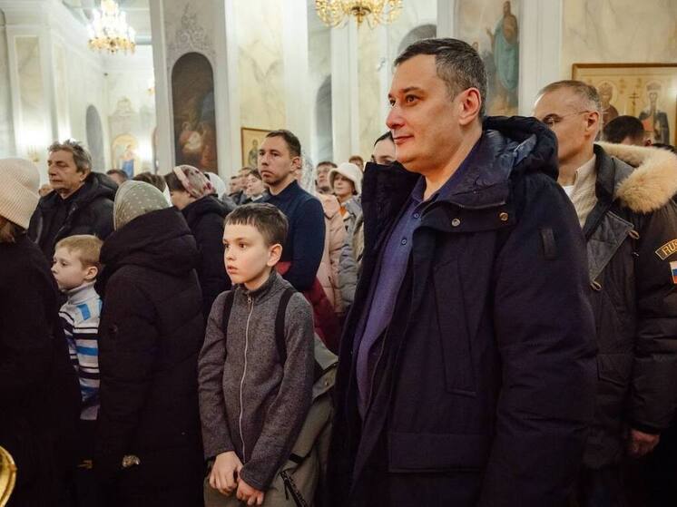 Губернатор Курской области Александр Хинштейн поздравил жителей региона с праздником Рождества Христова