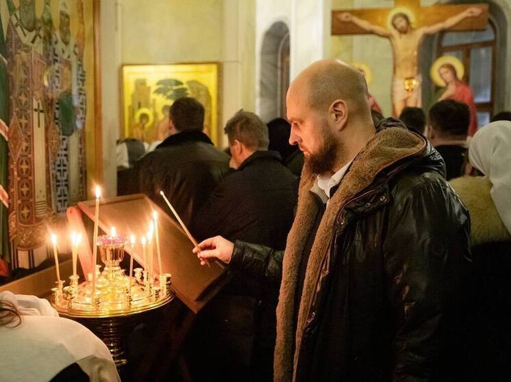 Мэр Курска Евгений Маслов поздравил горожан с Рождеством Христовым