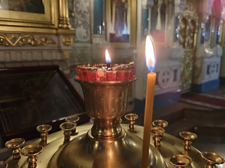 Белгородцам напомнили правила безопасности при использовании свечей в храмах