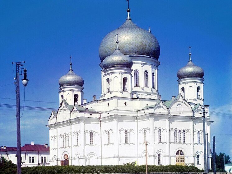 На рождество в Москве более трех десятков лет назад началось строительство Храма Христа Спасителя