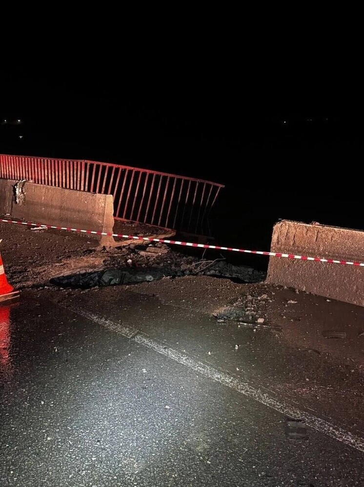 В Херсонской области поврежден автомобильный мост после падения беспилотника