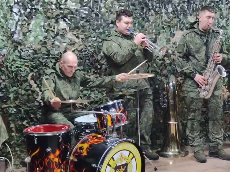 Военный оркестр поддержал кубанских казаков, выполняющих задачи на донбасском направлении