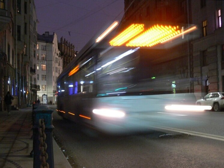 В центре Петербурга поменяли маршруты автобусов № 74 и № 76