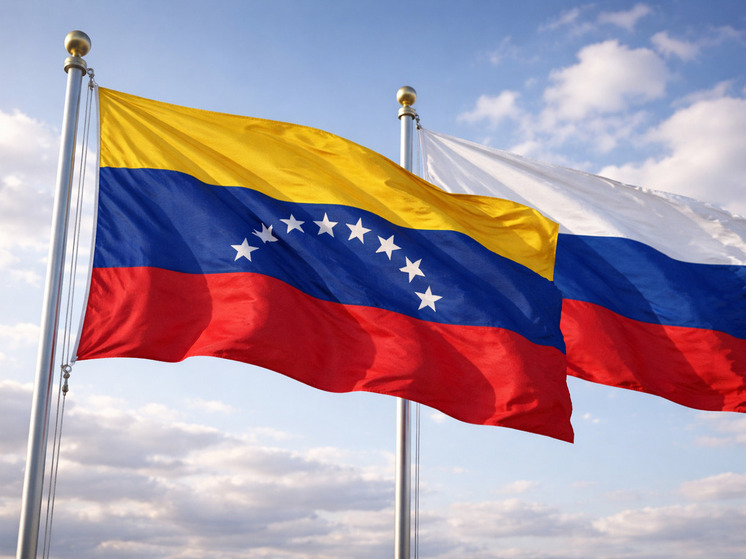 Не менее пяти танкеров, находившихся вблизи побережья Венесуэлы, сменили национальные флаги на российские
