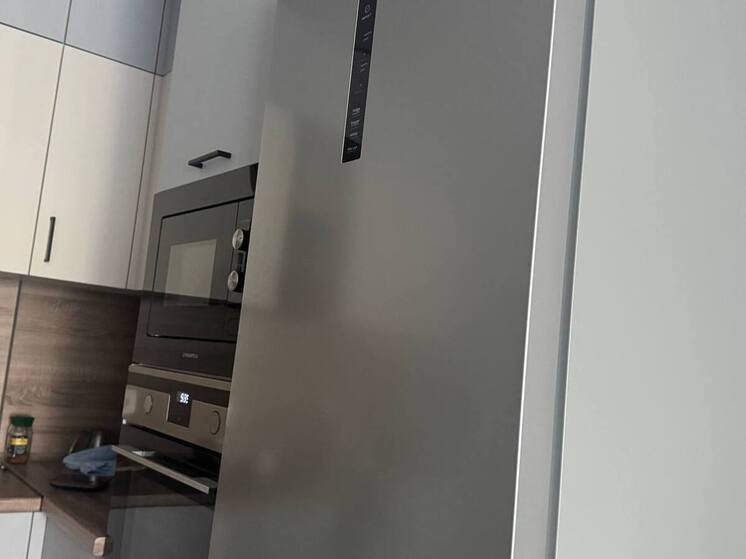 Роспотребнадзор: не храните скоропортящиеся продукты на дверце холодильника