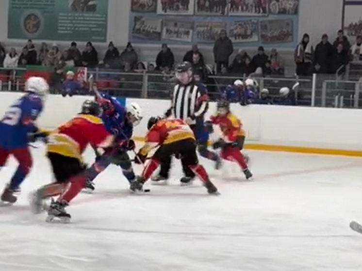 В Судогде проходит юбилейный турнир юных хоккеистов