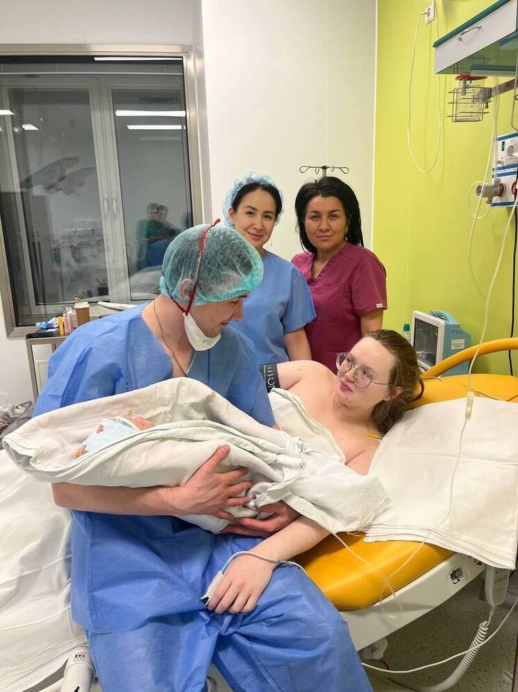 В Сургуте семья отметила тройной день рождения в Рождество