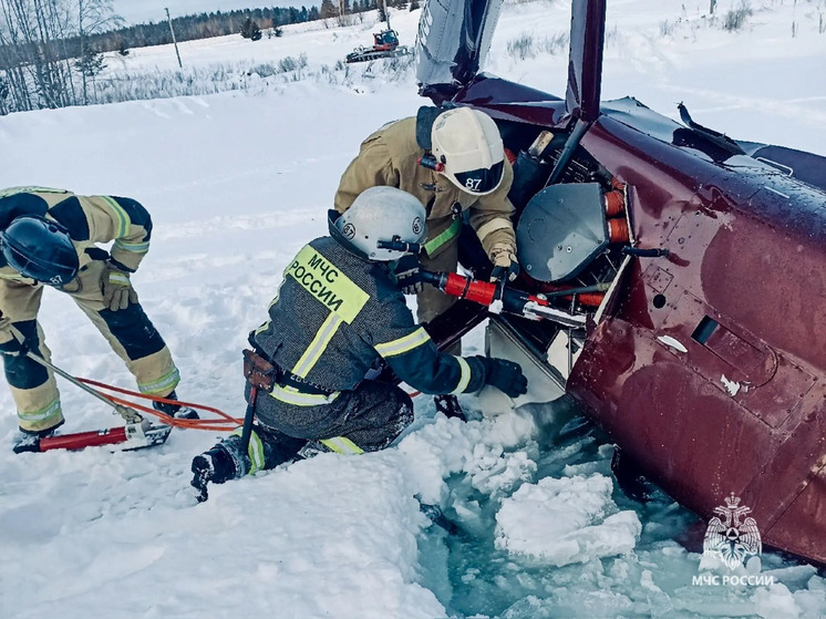 Выяснились детали биографии вертолета Robinson R44 Raven I, потерпевшего крушение сегодня в Пермском крае, около базы отдыха «Ашатли-парк»