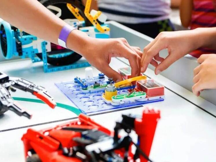 Юные ноябряне познакомились с IT и агротехнологиями на научных мастер-классах