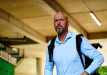 Эрик тен Хаг вернётся в «Твенте» в качестве технического директора с февраля 2026 года, подписав контракт до середины 2028 года. Это клуб, где он начинал и завершал игровую карьеру (1989–2002). После работы в «Гоу Эхед Иглз», «Утрехте», «Аяксе» и «Манчестер Юнайте» (уволен в 2024), а также краткого пребывания в «Байере» (отстранён после двух матчей в 2025), он отказался от предложения вернуться в «Аякс» и выбрал возвращение в «Твенте» для укрепления его технической структуры.