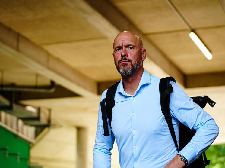 Эрик тен Хаг вернётся в «Твенте» в качестве технического директора с февраля 2026 года, подписав контракт до середины 2028 года. Это клуб, где он начинал и завершал игровую карьеру (1989–2002). После работы в «Гоу Эхед Иглз», «Утрехте», «Аяксе» и «Манчестер Юнайте» (уволен в 2024), а также краткого пребывания в «Байере» (отстранён после двух матчей в 2025), он отказался от предложения вернуться в «Аякс» и выбрал возвращение в «Твенте» для укрепления его технической структуры.