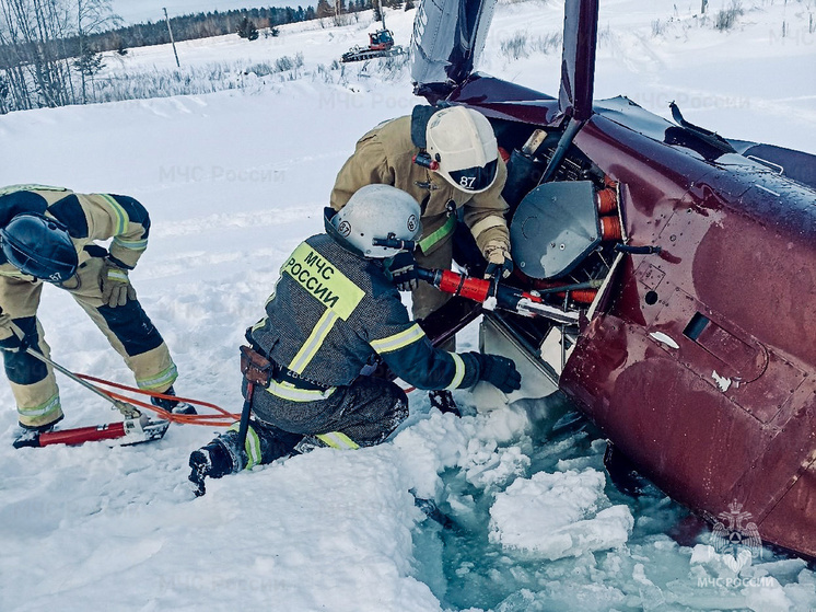 В Прикамье упал вертолет, два человека погибли