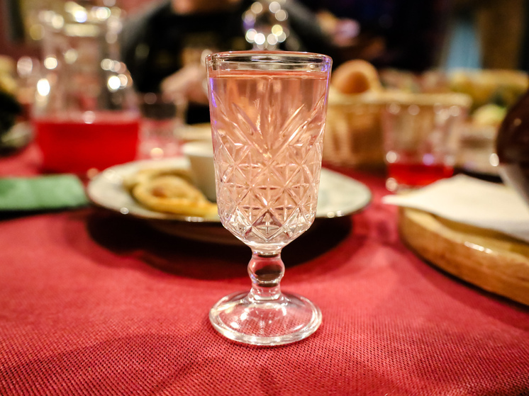 Очень неутешительные новости для тех, кто убежден в более-менее безвредности алкогольных растительных настоек