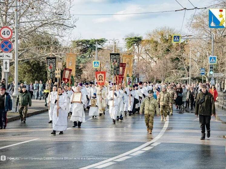 В Севастополе прошёл традиционный рождественский крестный ход