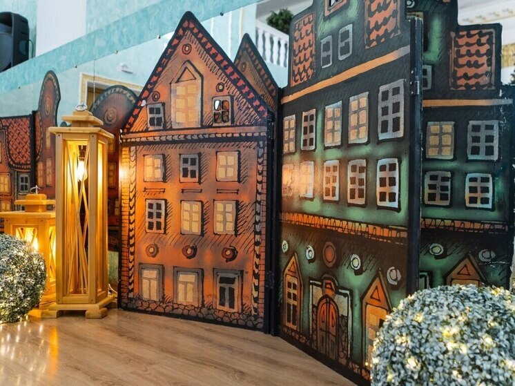 Почти 1 200 маленьких горожан пригласили 7 января на рождественское представление «Алиса в Стране чудес», которое прошло во Дворце детского творчества.