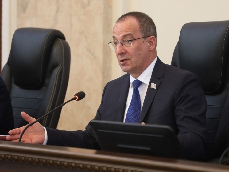 Глава кубанского парламента Юрий Бурлачко поздравил местных жителей с Рождеством