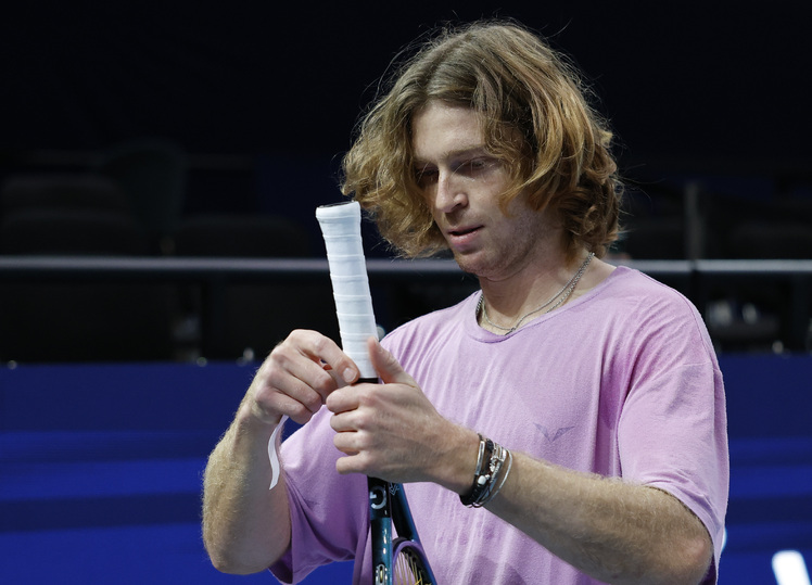 Рублёв вернулся в форму: четвертьфинал в Гонконге &mdash; первый с августа 2025