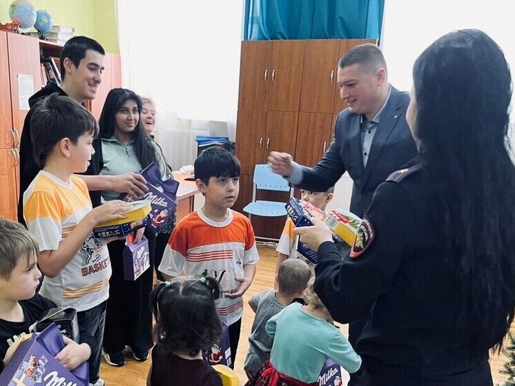 Боровские полицейские водили хороводы в «Заботе»