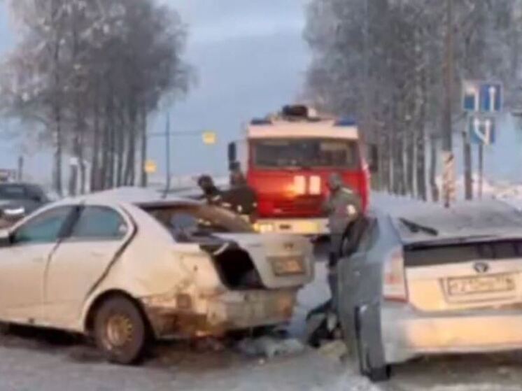 В ДТП на трассе «Петербург — Псков» двое погибли и двое пострадали