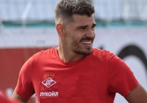 В гостиничном комплексе «Лоо-Арена» под Сочи 5–7 января 2026 года произошло массовое отравление среди участников спортивных сборов. Пострадали около 40 человек — воспитанники академии Романа Зобнина, его сын Роберт, тренеры, а также 20 регбистов из Подмосковья. Диагностированы острый гастроэнтерит, ОРВИ и кишечная инфекция. Госпитализация не потребовалась. СК РФ возбудил уголовное дело по ст. 238 УК РФ. Прокуратура и следствие проводят проверку.