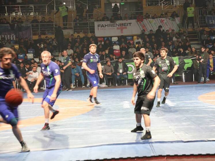 Олимпийцы и звёзды ММА разыграли «Кубок Каспия» по рестболу в Дагестане