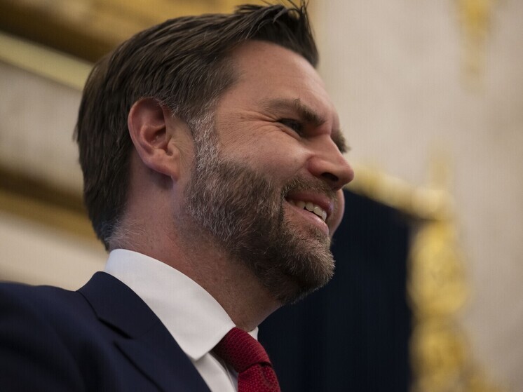 Вэнс: Трамп жаден до службы американскому народу