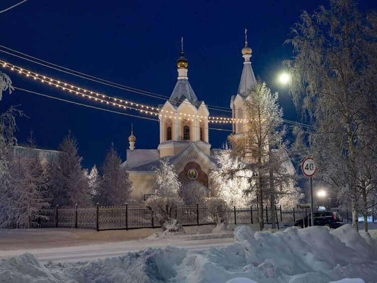 Салехардская епархия провела для горожан занятия по церковной флористике