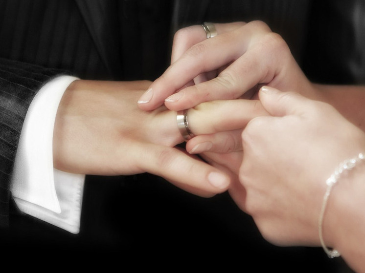 65 браков с участием подростков заключили в Новосибирской области за год