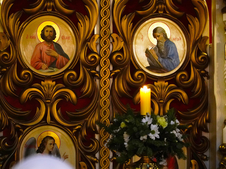 Икона Христа Спасителя замироточила в орловском храме