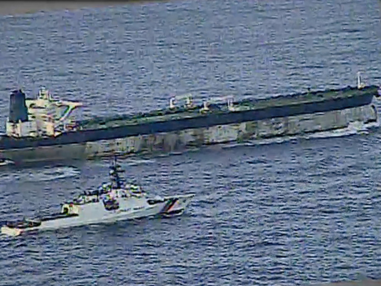 Вашингтон и его прихвостни обещают и дальше заниматься «узаконенным» пиратством, захватывая подпадающие под санкции нефтяные танкеры