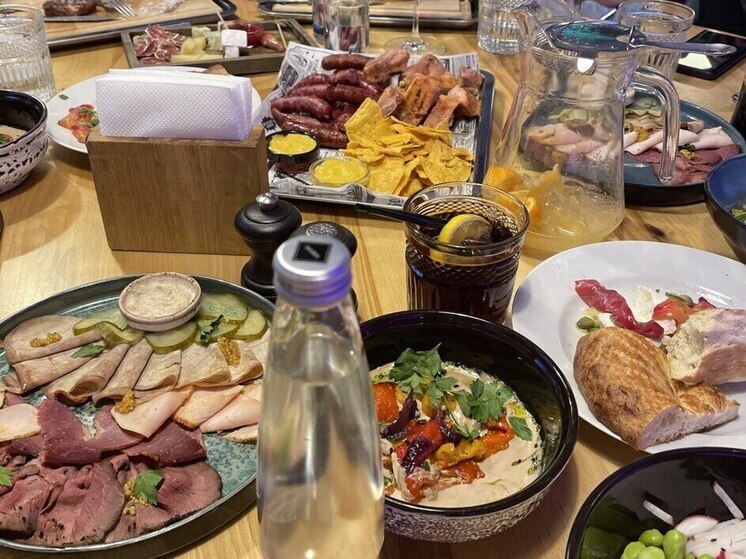 Пензенский нарколог рассказала, как новогодний стол в сочетании с алкоголем влияет на организм