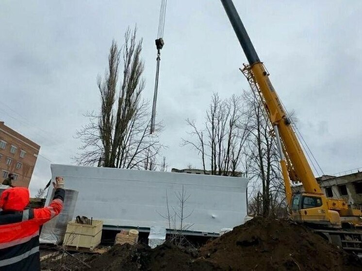 В Авдеевку доставили котельную для восстанавливаемого дома