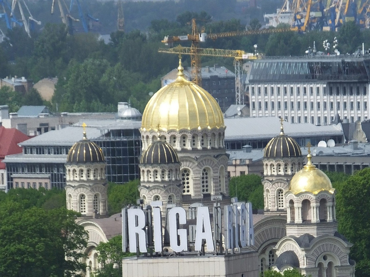 В дни празднования православными Рождества Христова прибалтийские власти продолжают борьбу с Русской Православной Церковью