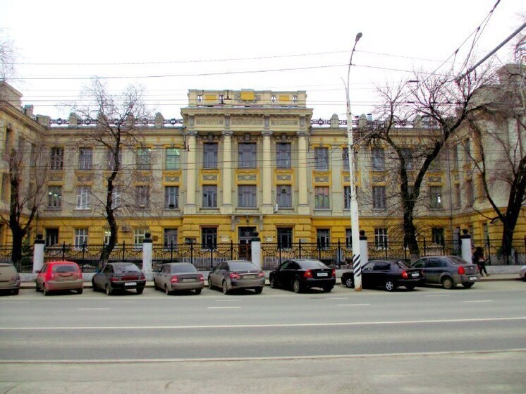 500 саратовских студенток забеременели и получили за это по 100 тысяч рублей