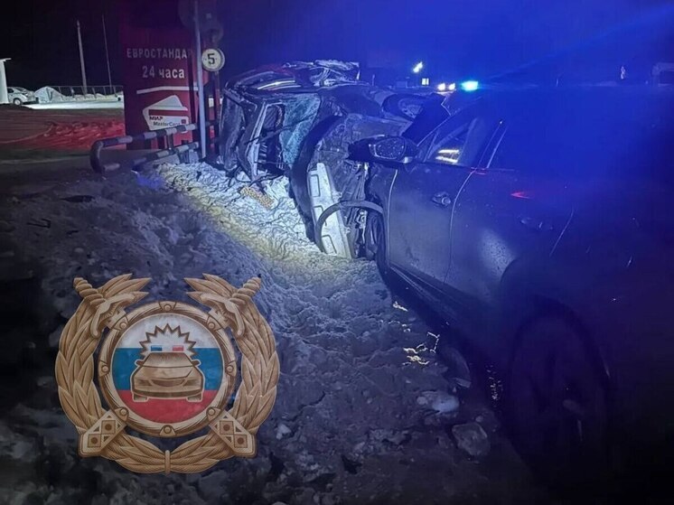 Водитель пострадал в ДТП у заправки в Пугачёвском районе